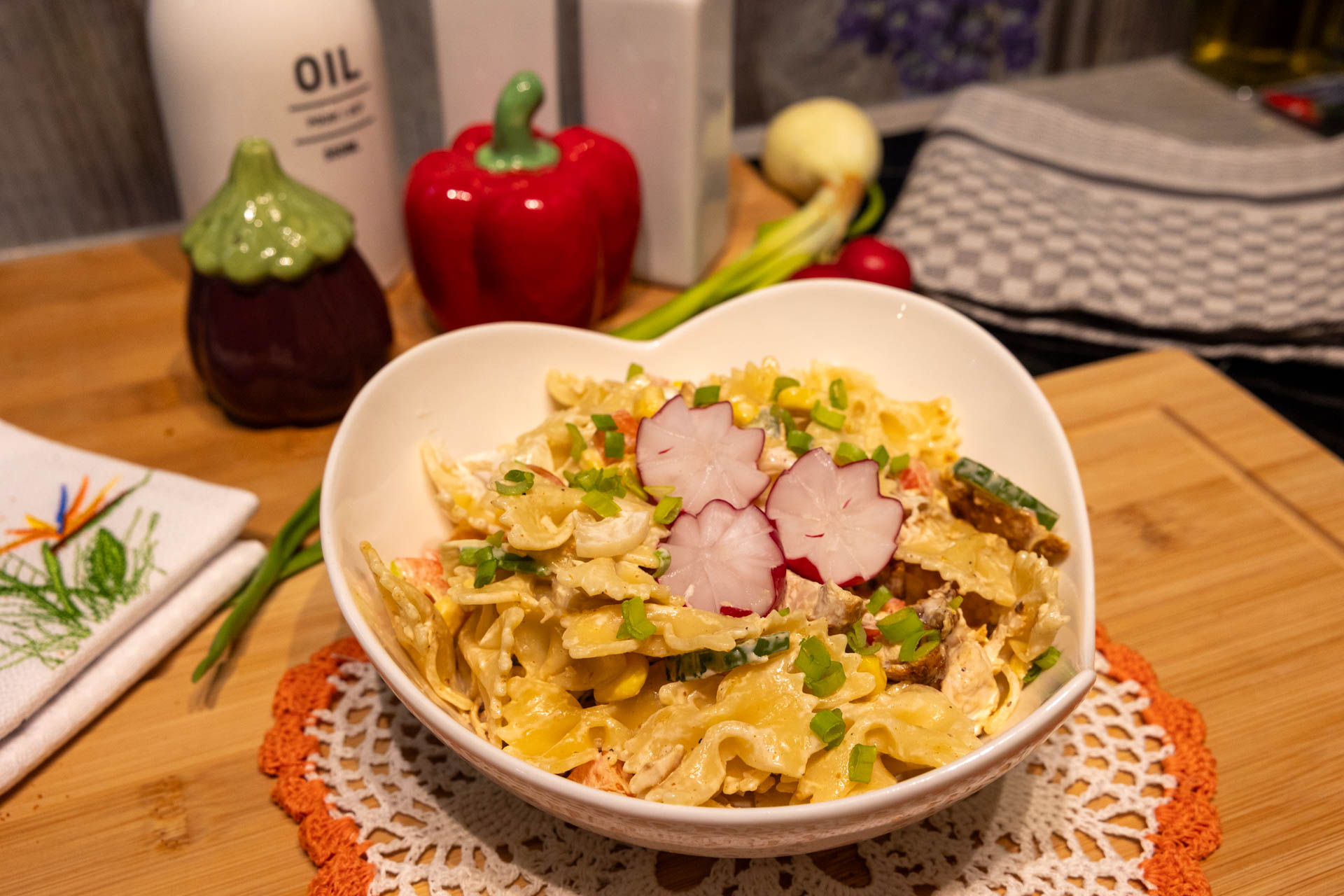 Sałatka makaronowa  z kurczakiem